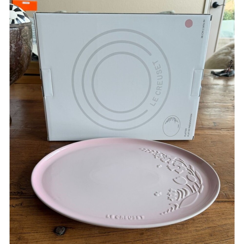Le Creuset Stoneware Jardin Relief Oval Platter 14.25 " 36 cm Shell Pink NEW